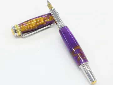 Majestic JR fountain pen in IA115 resin with gold and rhodium trim