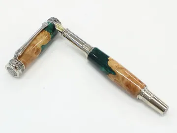 Majestic JR fountain pen in maple burl hybrid with 22kt gold trim